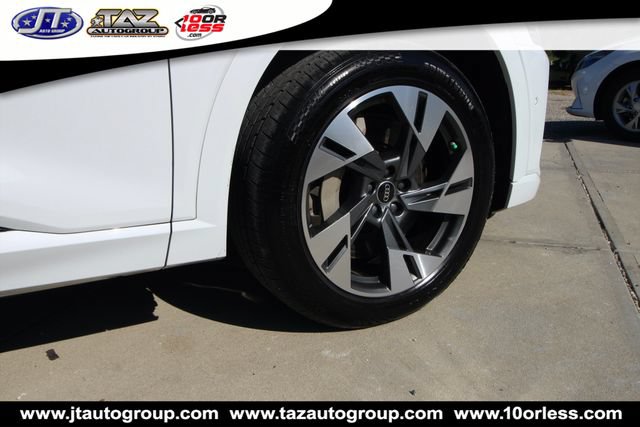 Used 2022 Audi e-tron Premium Plus w/ Premium Plus Package AWD/4WD image 9