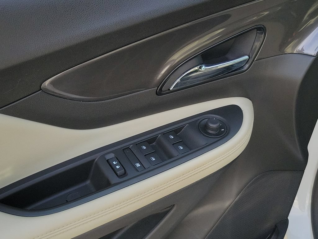 Used 2020 Buick Encore Preferred FWD image 22