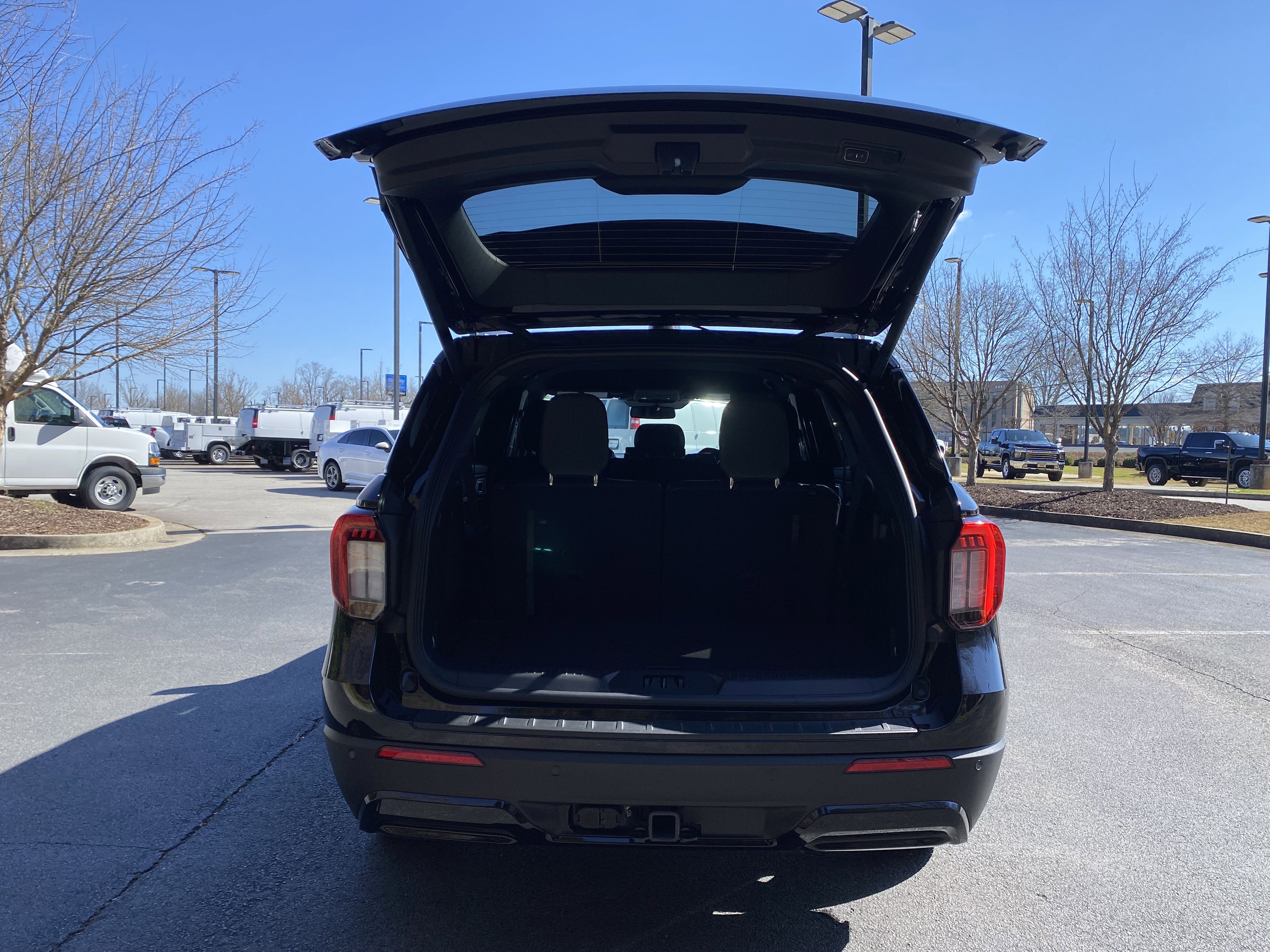 Used 2025 Ford Explorer ST-Line w/ Premium Package image 11