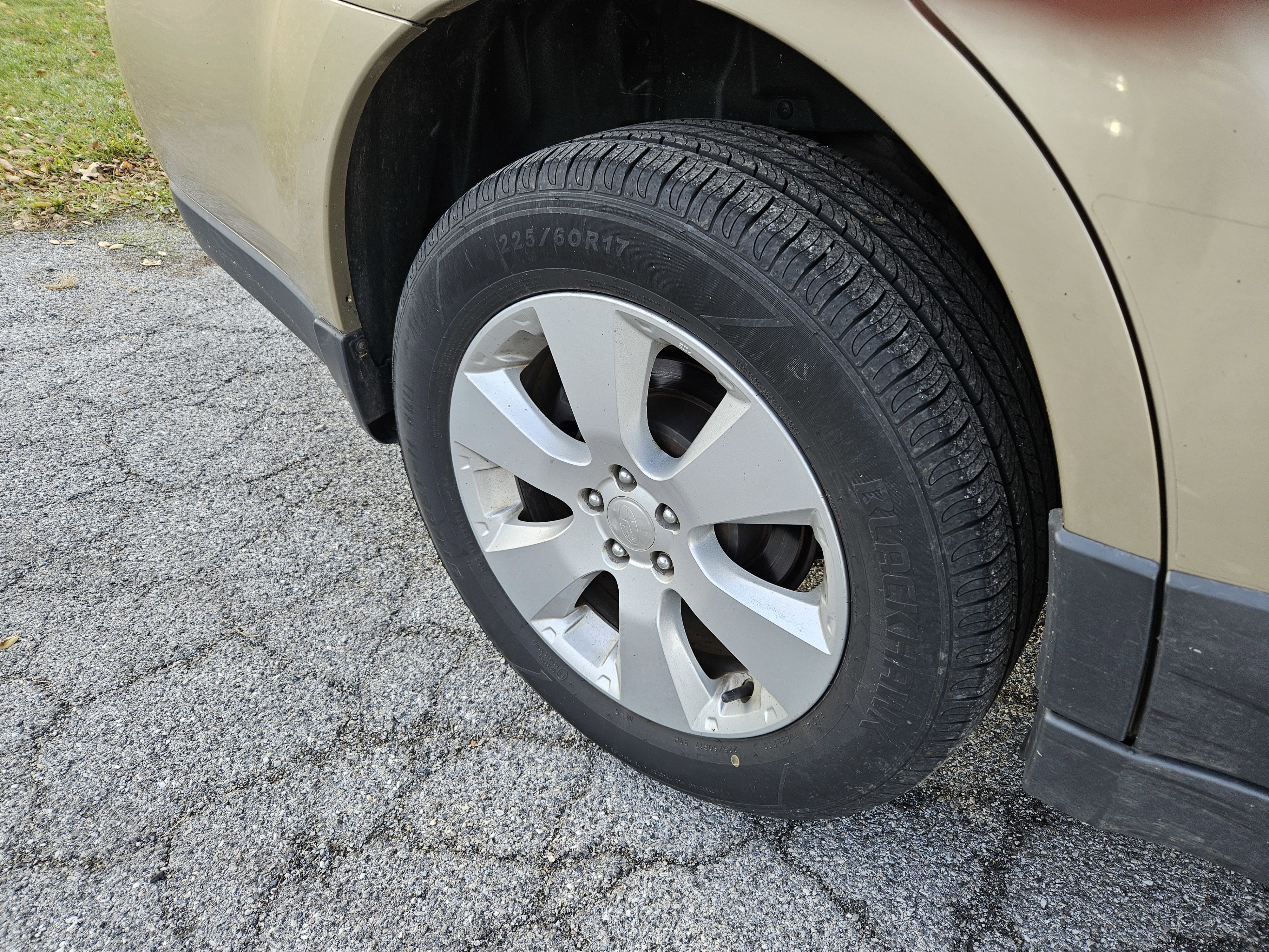 Used 2010 Subaru Outback 2.5i Premium image 10