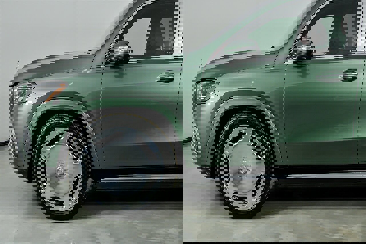 Used 2025 Mercedes-Benz Maybach GLS 600 4MATIC image 7