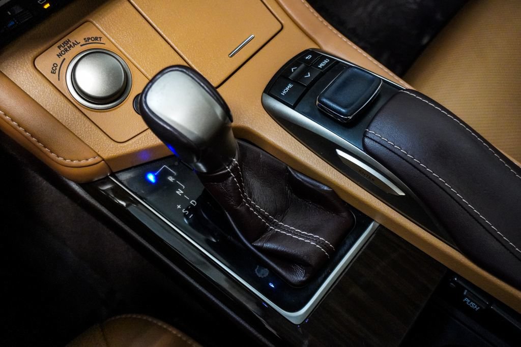 Used 2018 Lexus ES 350 w/ Luxury Package w/Wood Trim FWD image 36