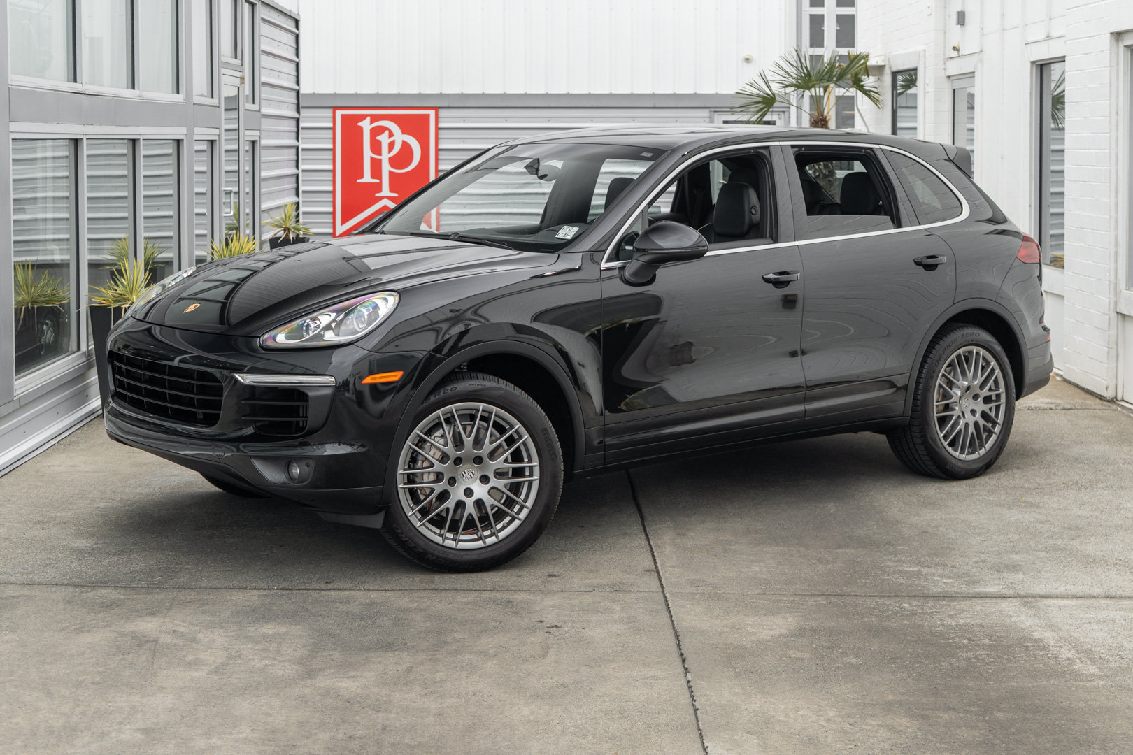 Used 2015 Porsche Cayenne S AWD/4WD image 1