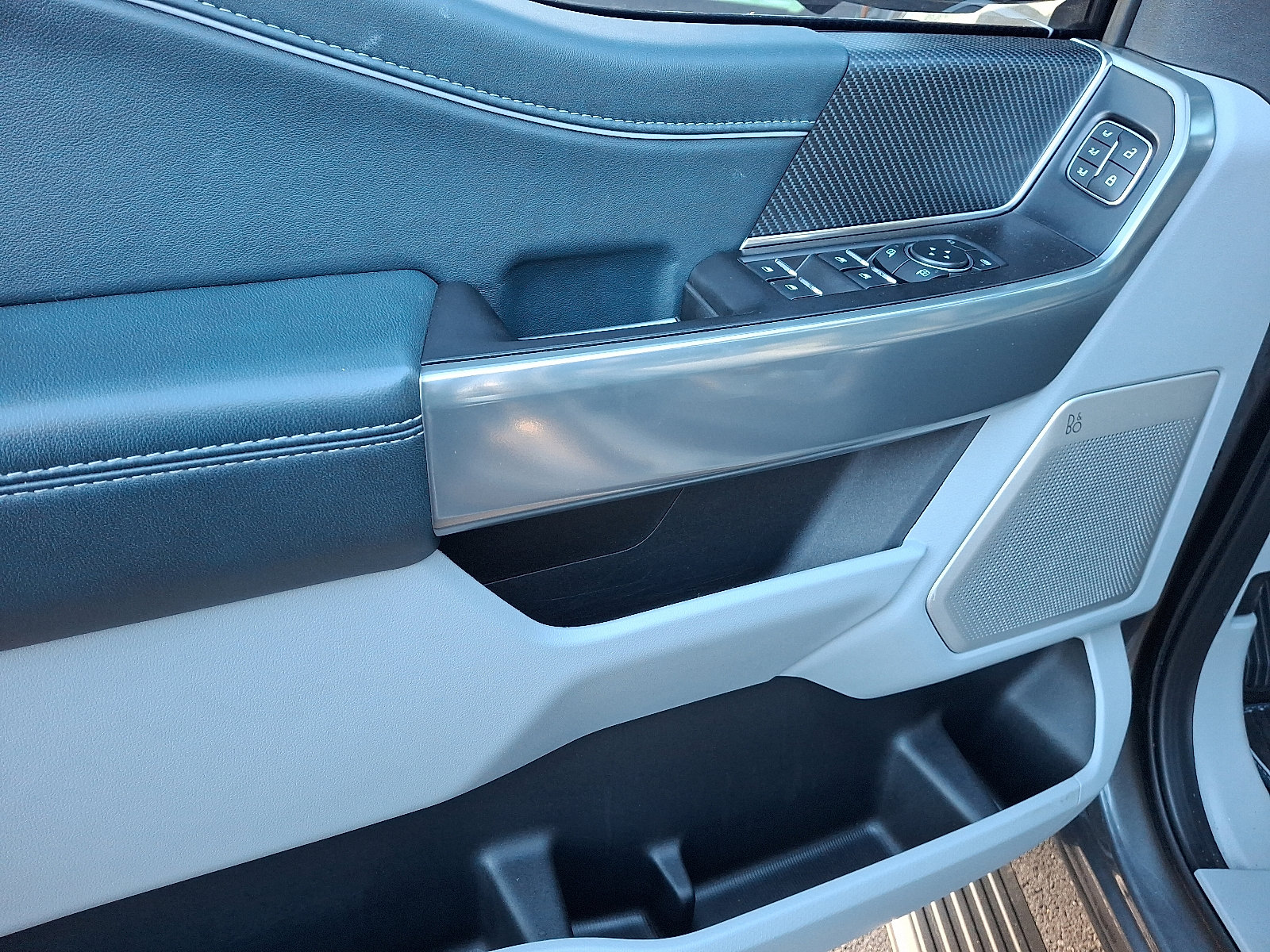 Used 2022 Ford F150 Limited image 13