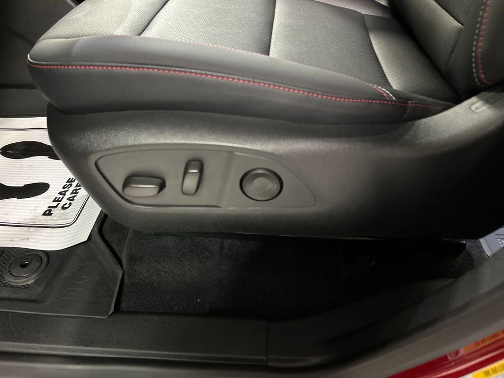 Used 2025 Chevrolet Traverse Z71 w/ Driver Confidence Package image 13