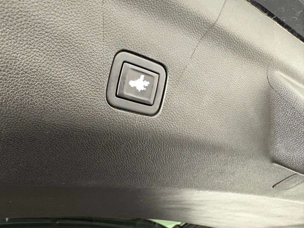 Used 2022 Chevrolet Tahoe RST w/ Luxury Package image 48