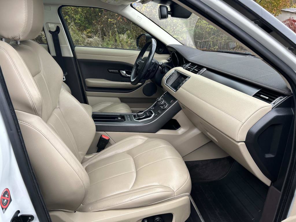 Used 2019 Land Rover Range Rover Evoque SE Premium image 19