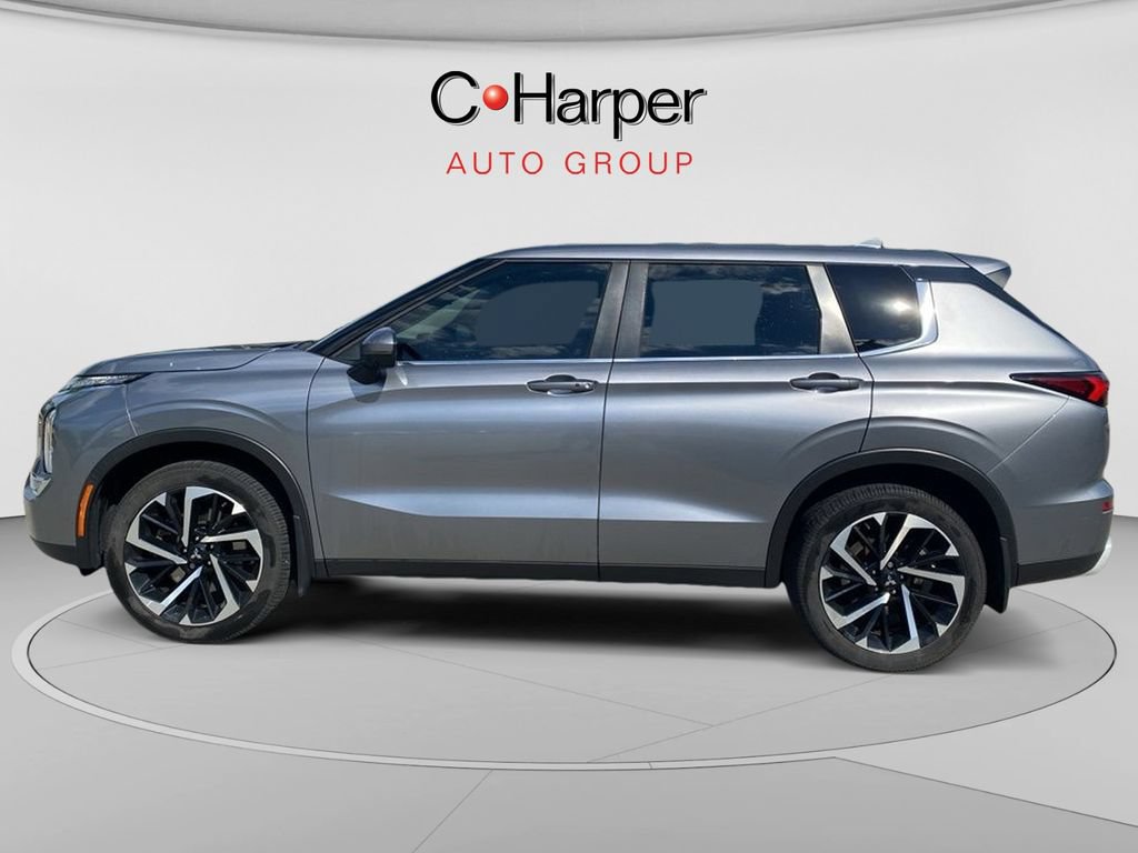 Used 2023 Mitsubishi Outlander SE AWD/4WD image 3