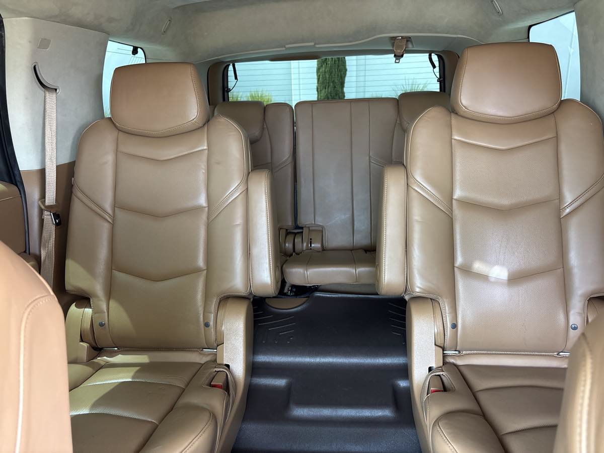 Used 2016 Cadillac Escalade Platinum AWD/4WD image 35