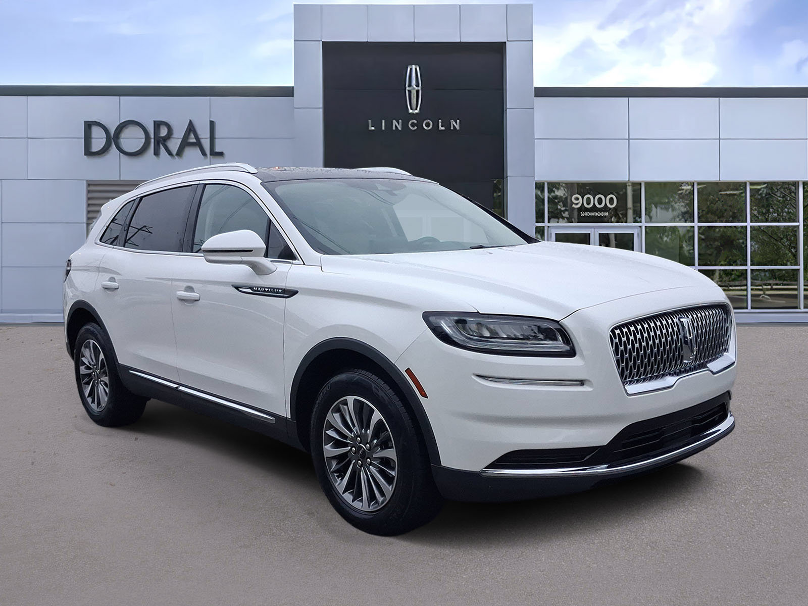 Certified 2022 Lincoln Nautilus Reserve FWD image 1
