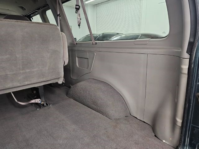 Used 2000 Ford E-150 and Econoline 150 Wagon image 32