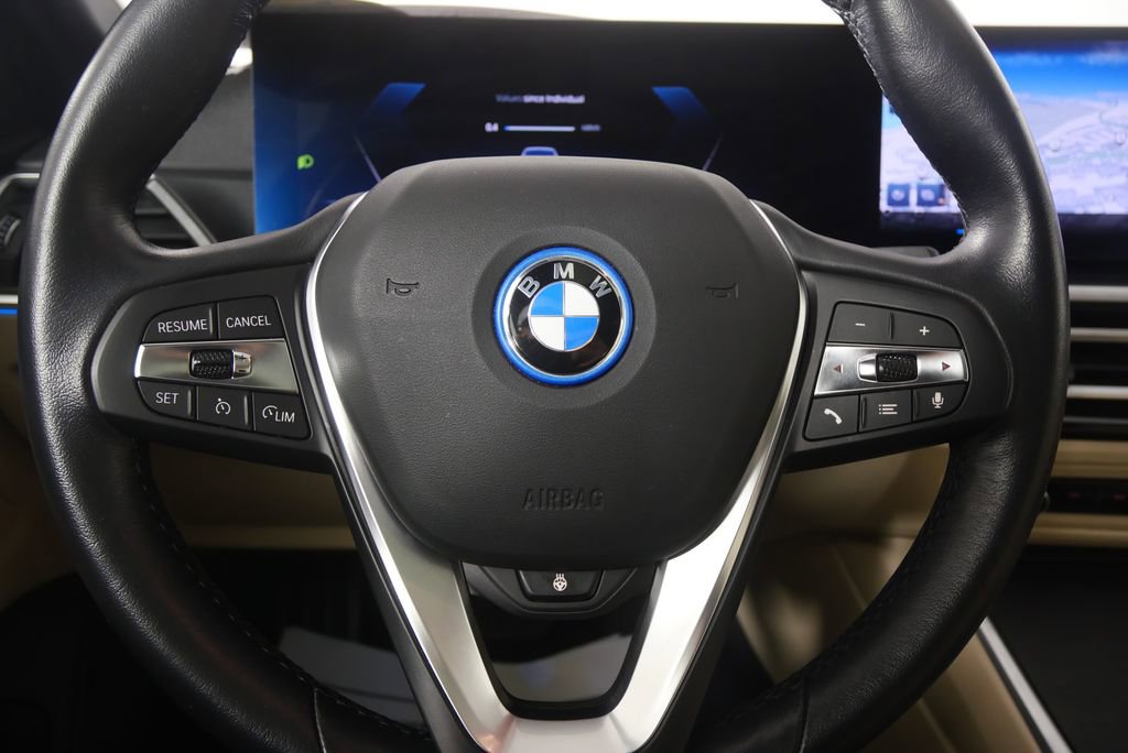 Used 2023 BMW i4 eDrive40 w/ Premium Package image 18