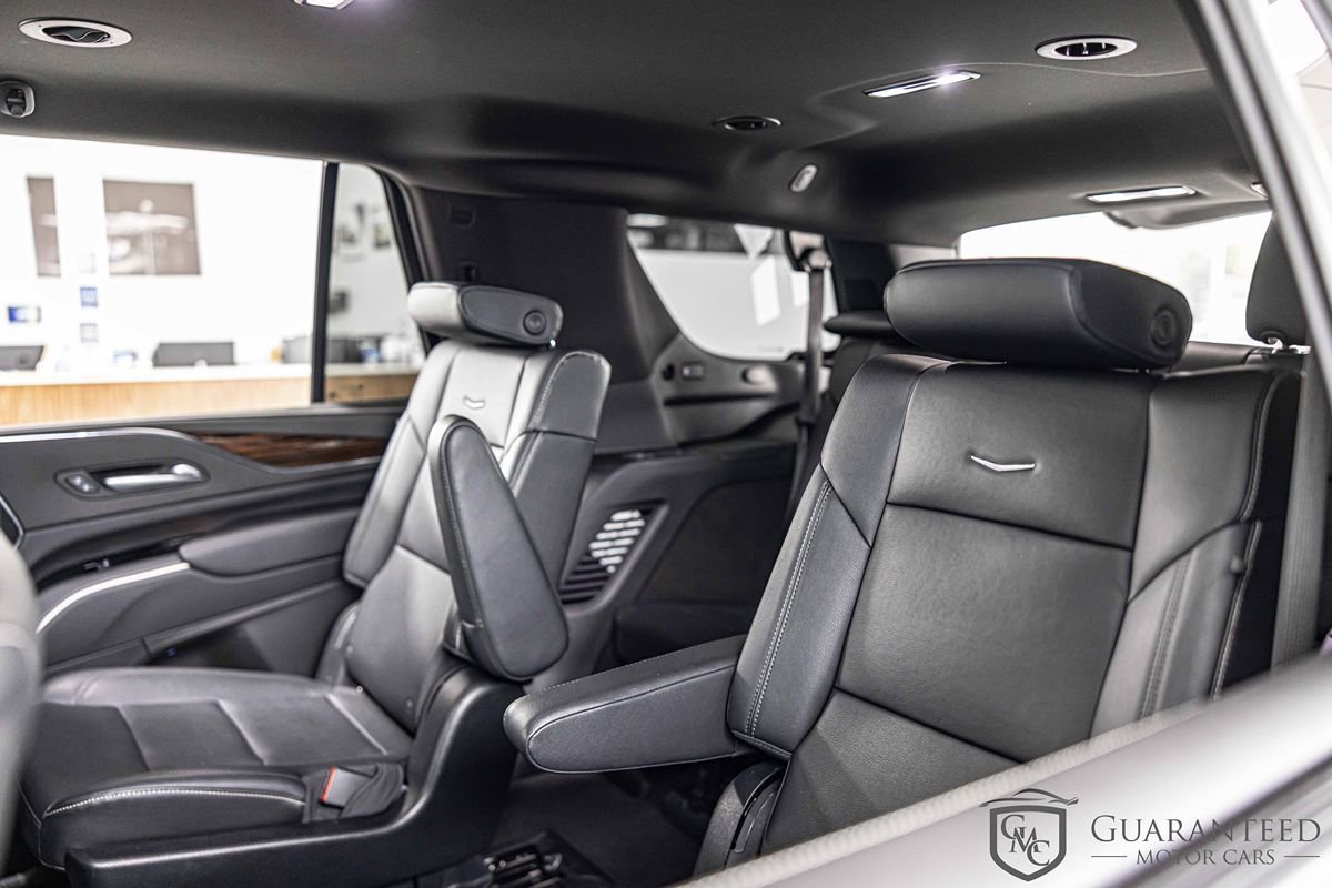 Used 2023 Cadillac Escalade Luxury w/ LPO, Floor Liner Package AWD/4WD image 31