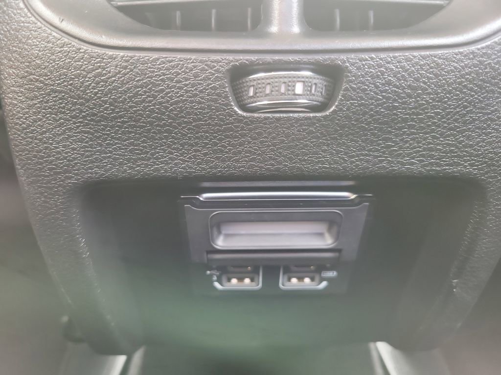 Used 2020 Jeep Cherokee Latitude Plus FWD image 24