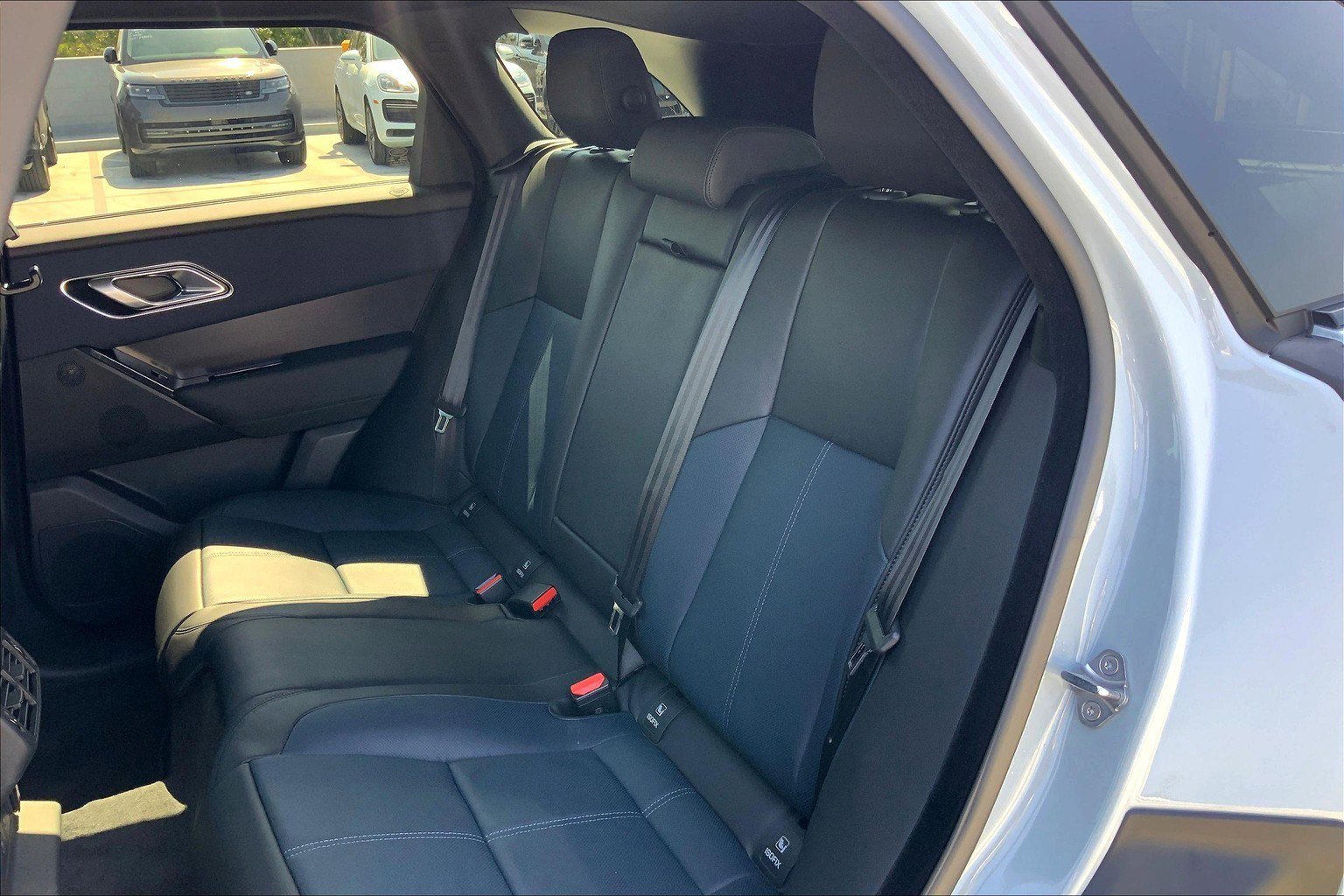 New 2026 Land Rover Range Rover Velar Dynamic SE image 15