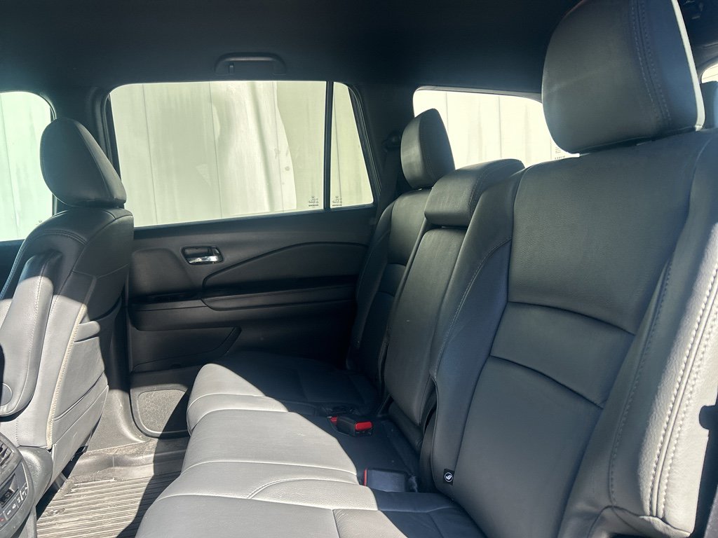Used 2022 Honda Pilot Sport image 11