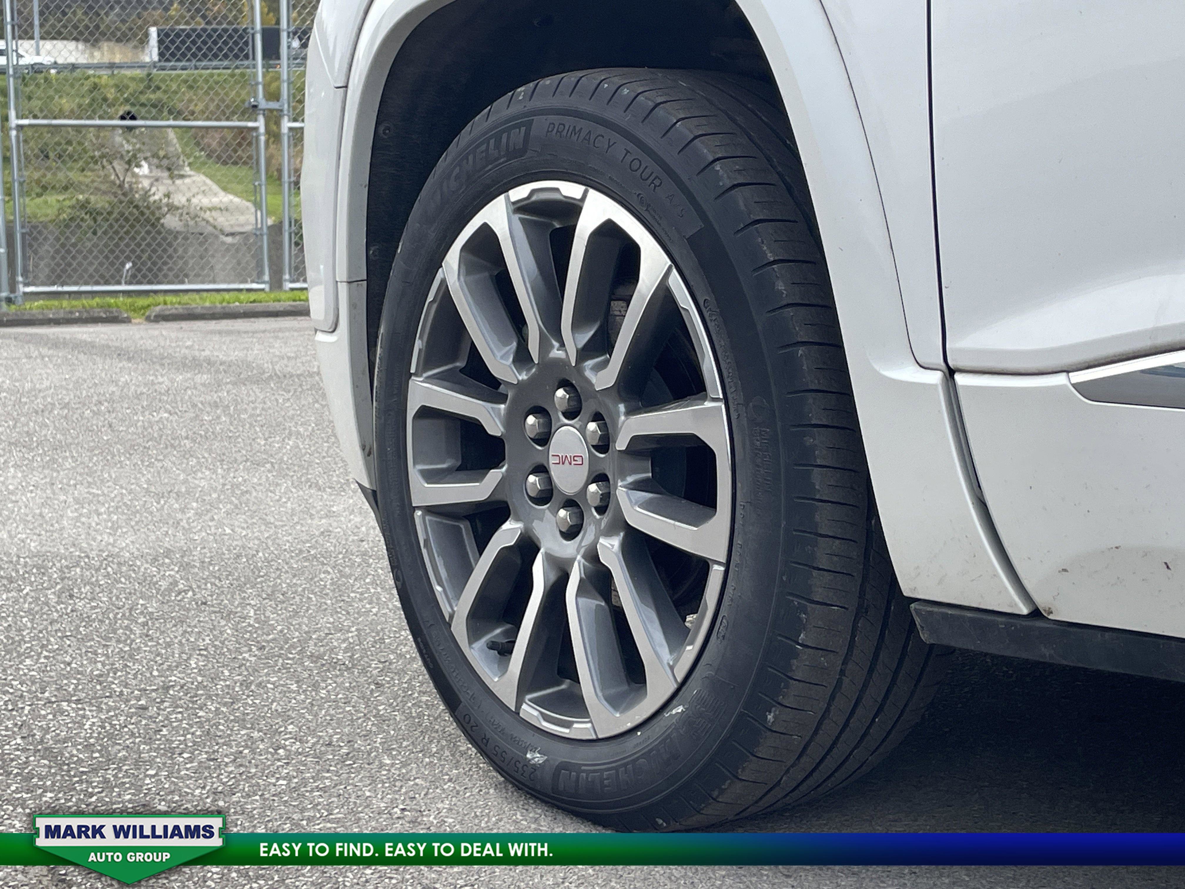 Used 2022 GMC Acadia Denali w/ Denali Ultimate Package image 10