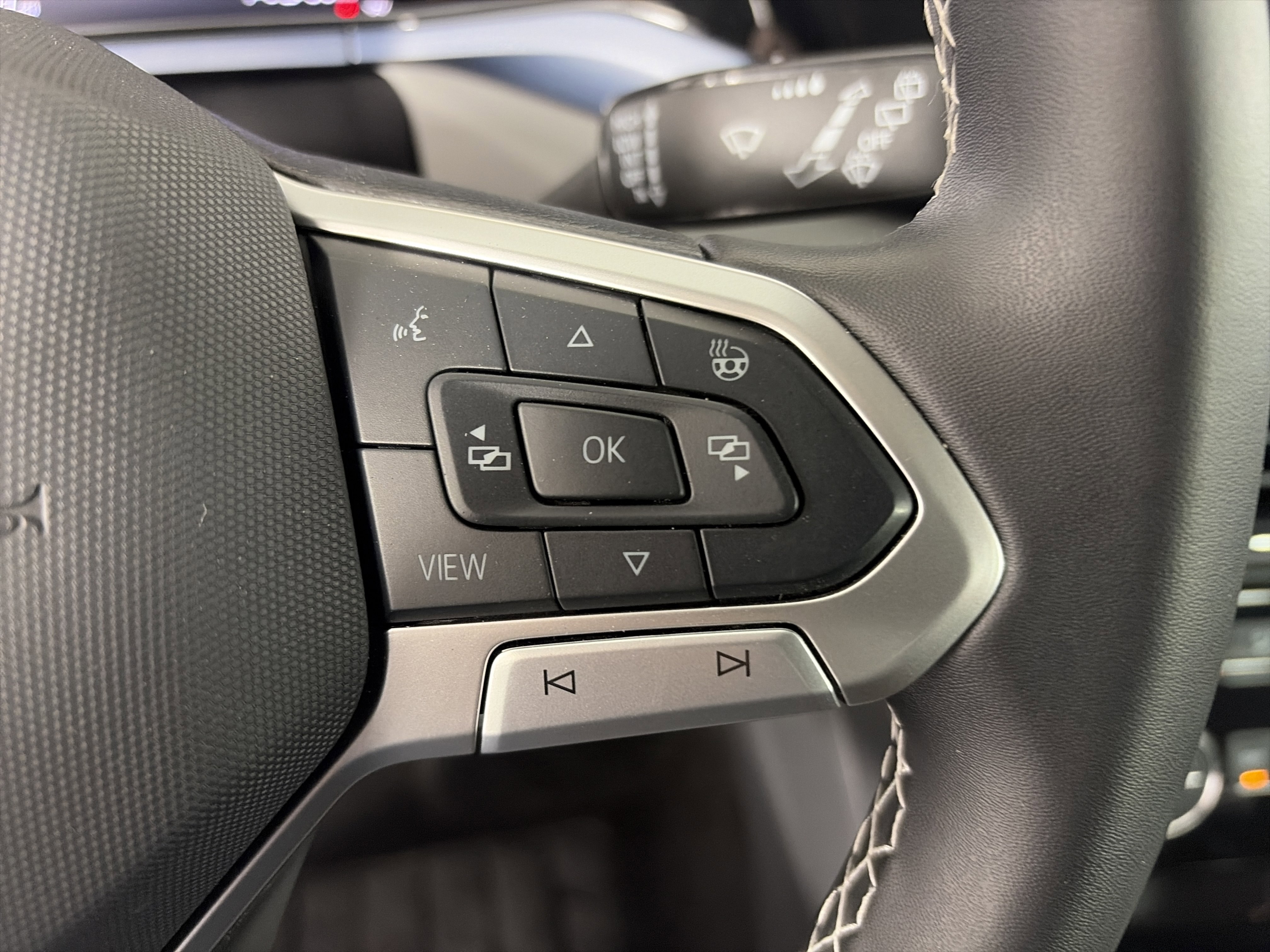 Used 2024 Volkswagen Taos SE image 30