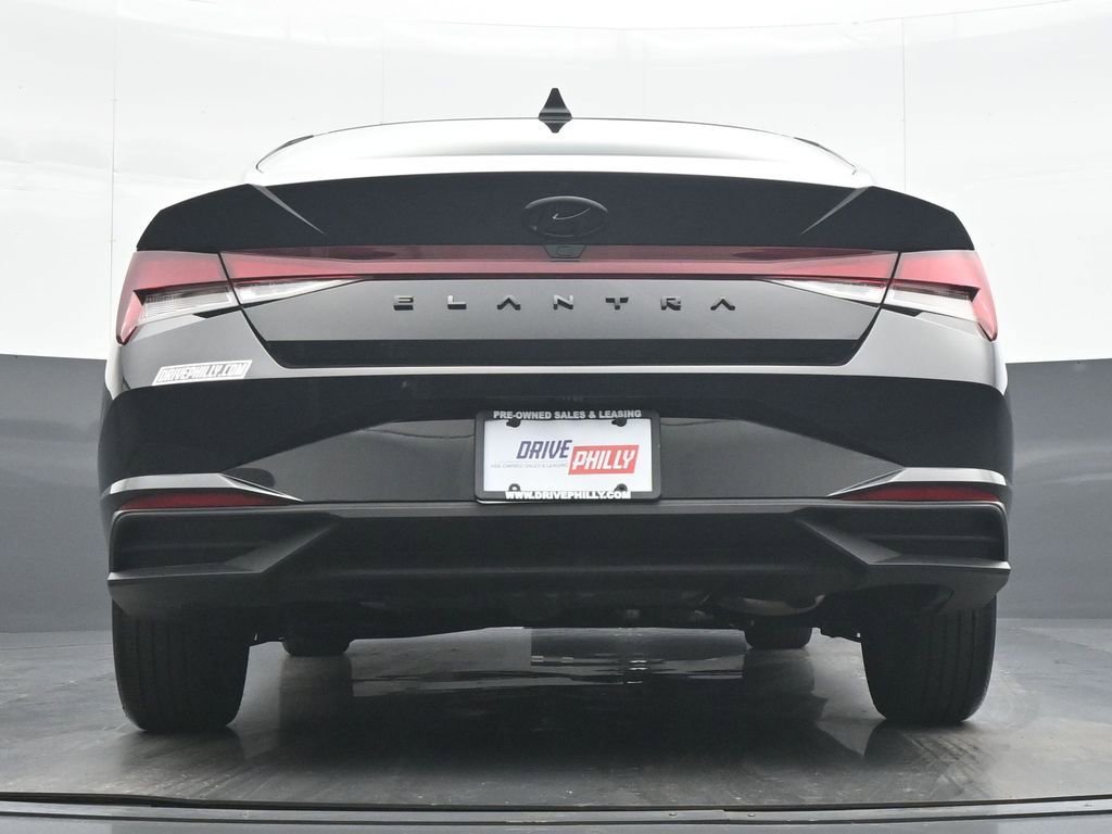 Used 2023 Hyundai Elantra SEL w/ Cargo Package image 29