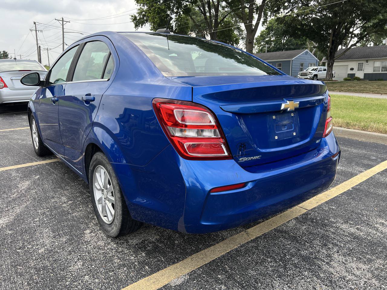 Used 2017 Chevrolet Sonic LT FWD image 3