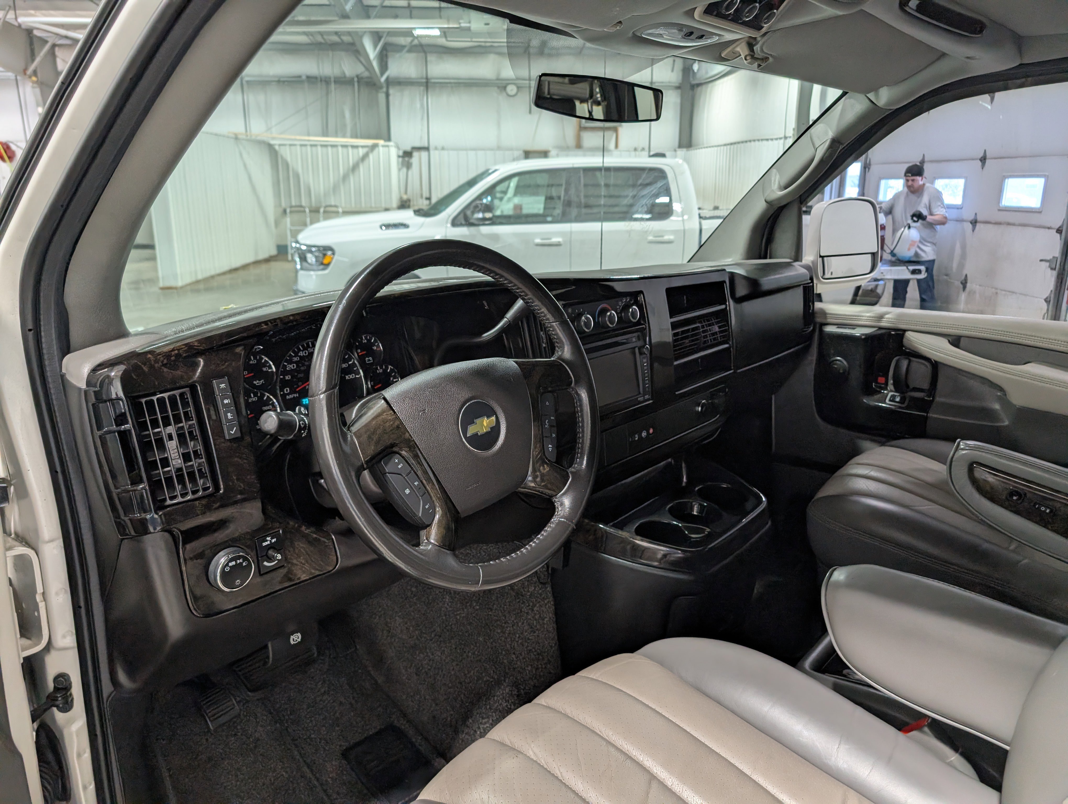 Used 2014 Chevrolet Express 1500 AWD image 14