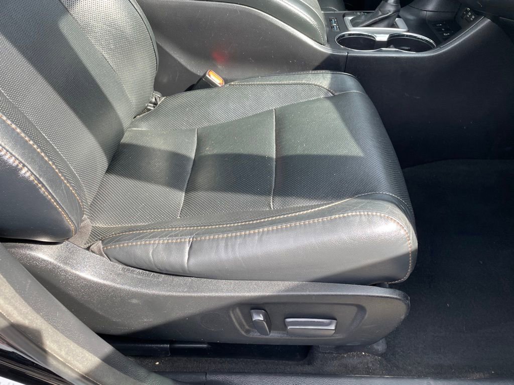 Used 2017 Toyota Highlander Limited Platinum image 9