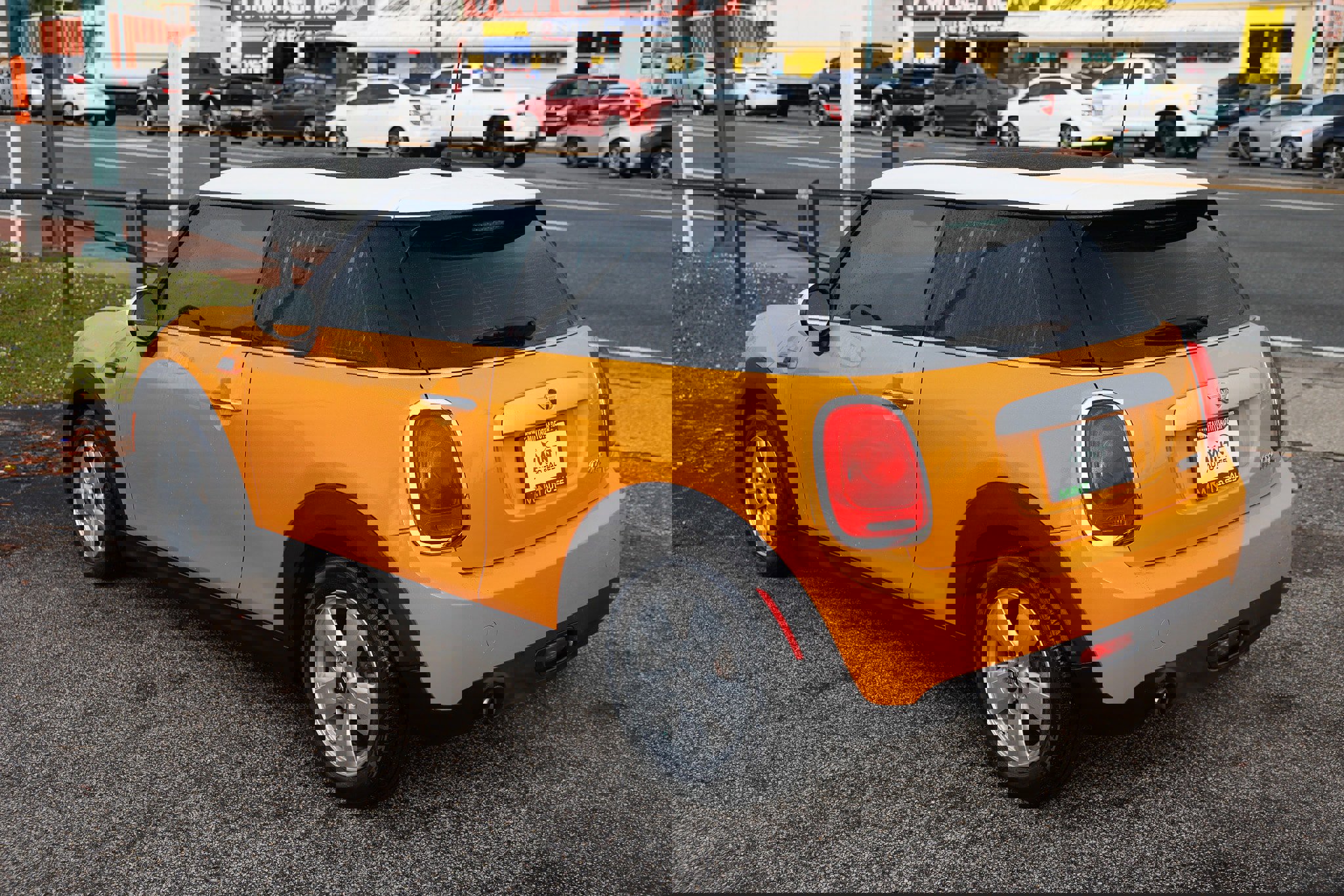 Used 2015 MINI Cooper 2-Door Hardtop image 10