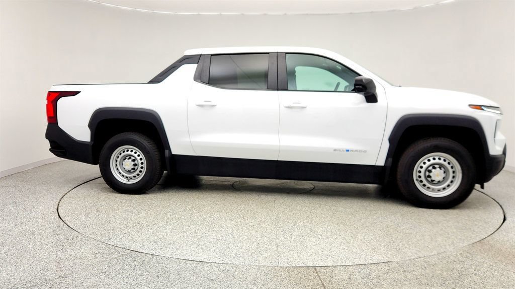 Used 2024 Chevrolet Silverado EV W/T AWD/4WD image 4
