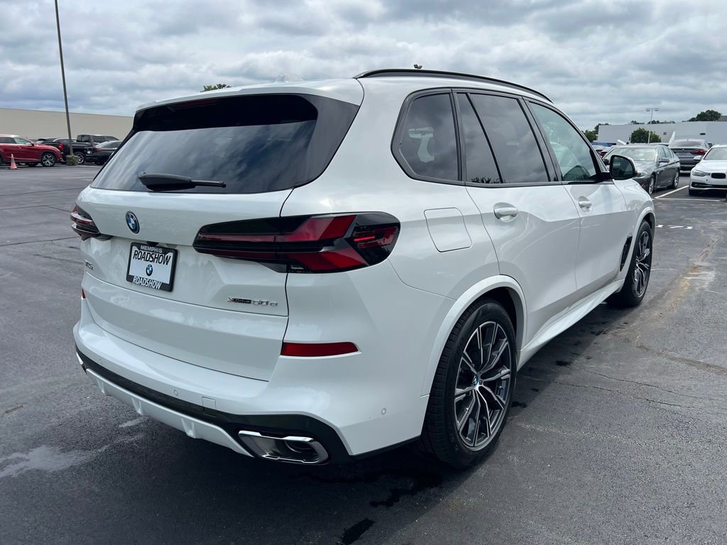 Certified 2025 BMW X5 xDrive50e w/ M Sport Package image 5