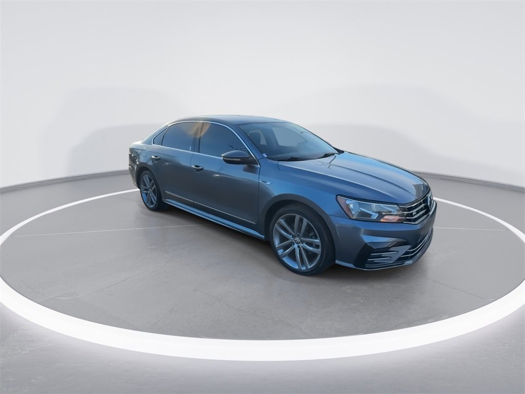 Used 2017 Volkswagen Passat 1.8T R-Line image 2