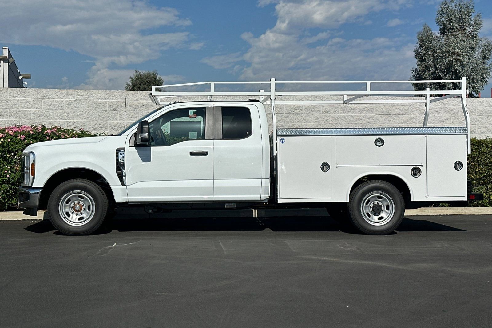 New 2025 Ford F350 XL w/ XL Chrome Package image 7