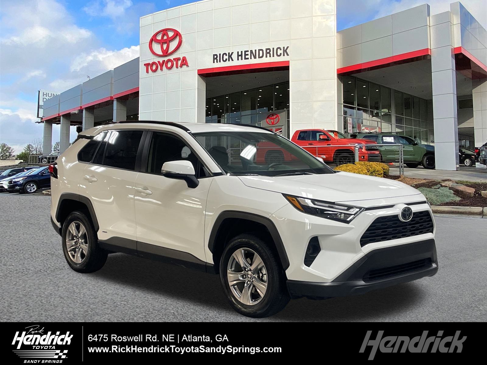 Used 2025 Toyota RAV4 XLE image 1