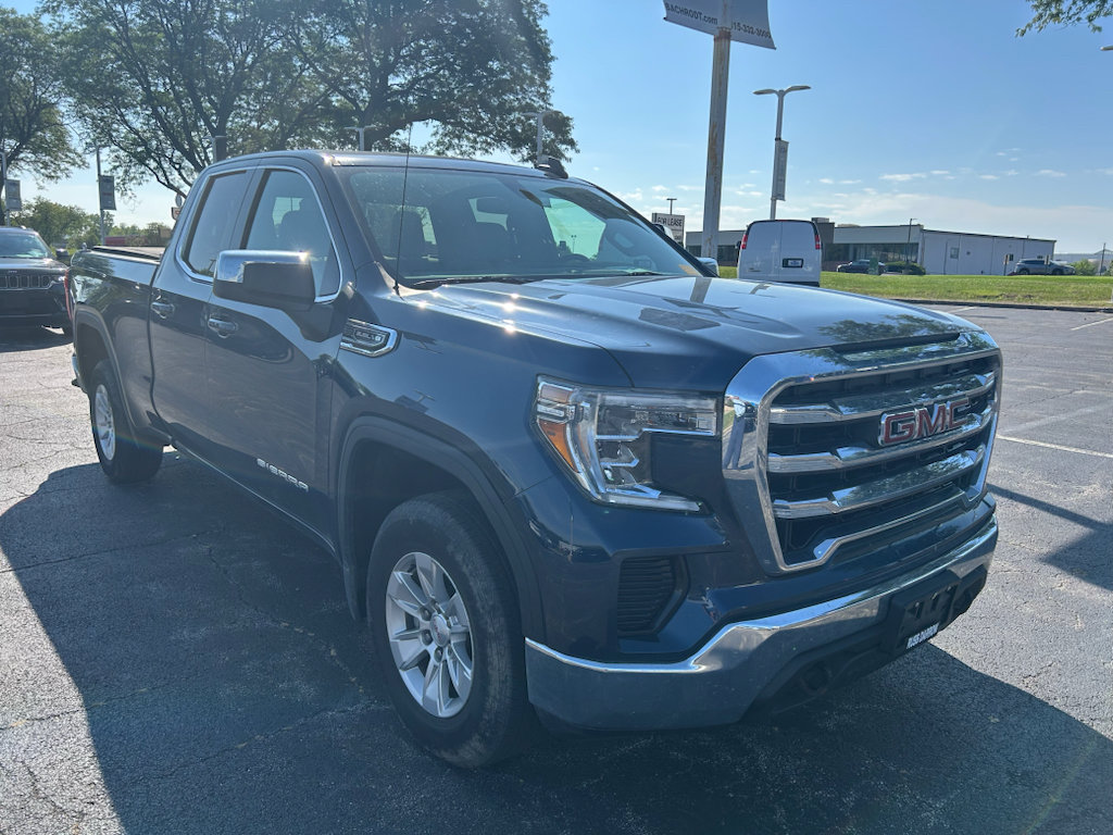 Used 2020 GMC Sierra 1500 SLE w/ SLE Value Package AWD/4WD image 3