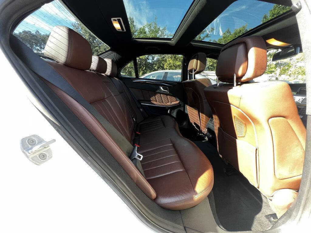 Used 2014 Mercedes-Benz E 550 4MATIC Sedan image 15