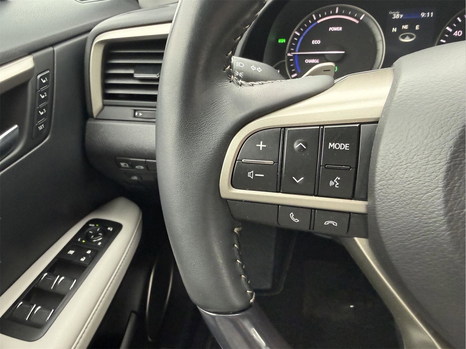 Used 2021 Lexus RX 450h AWD w/ Luxury Package image 13