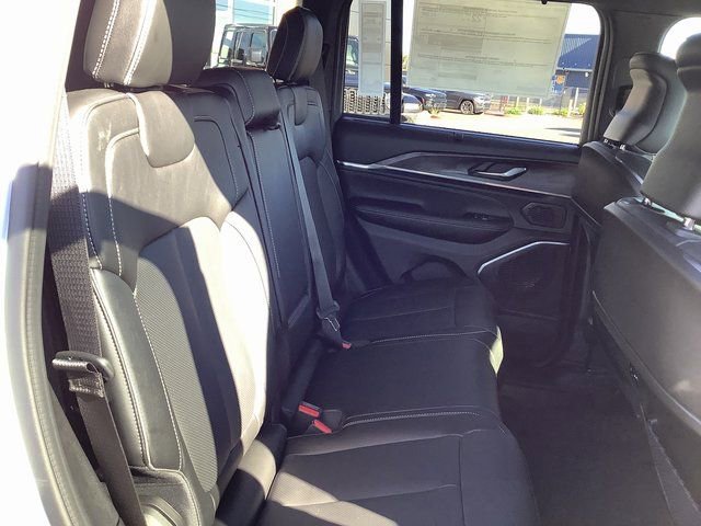 New 2025 Jeep Grand Cherokee Overland w/ Luxury Tech Group IV image 33