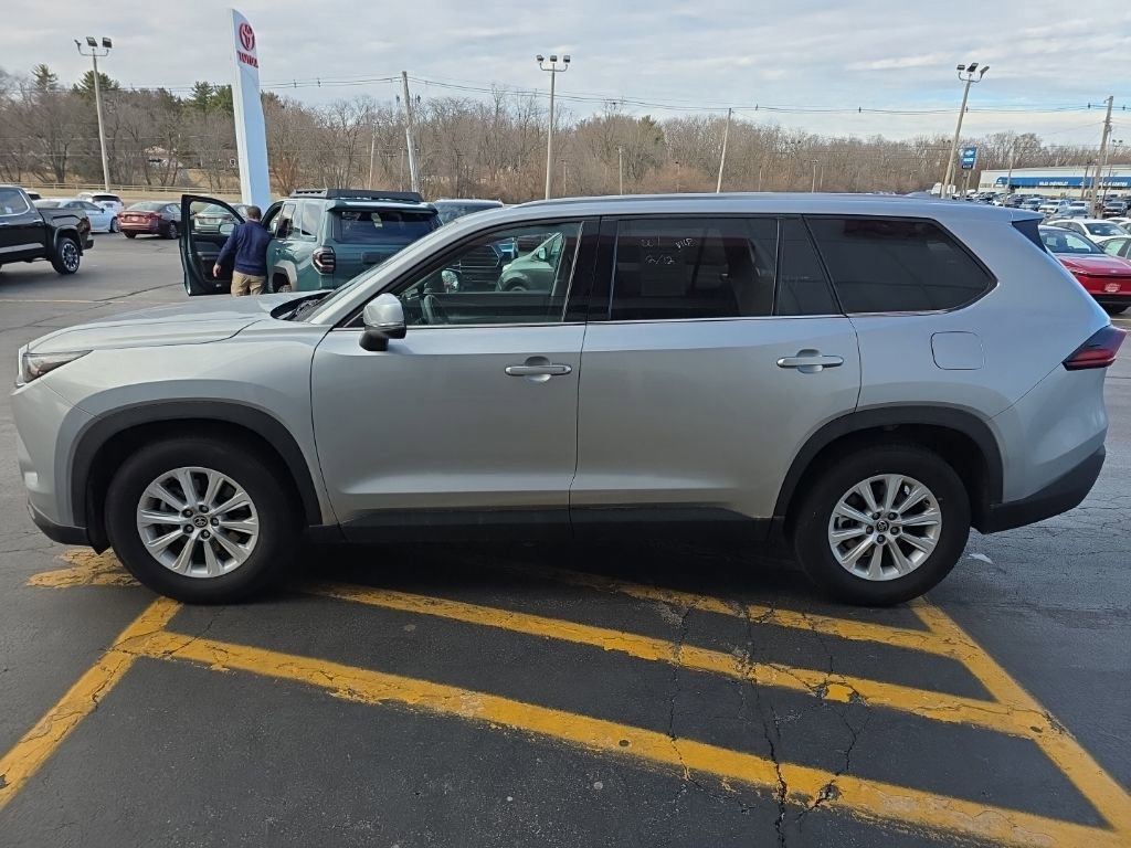 Used 2025 Toyota Grand Highlander AWD image 8