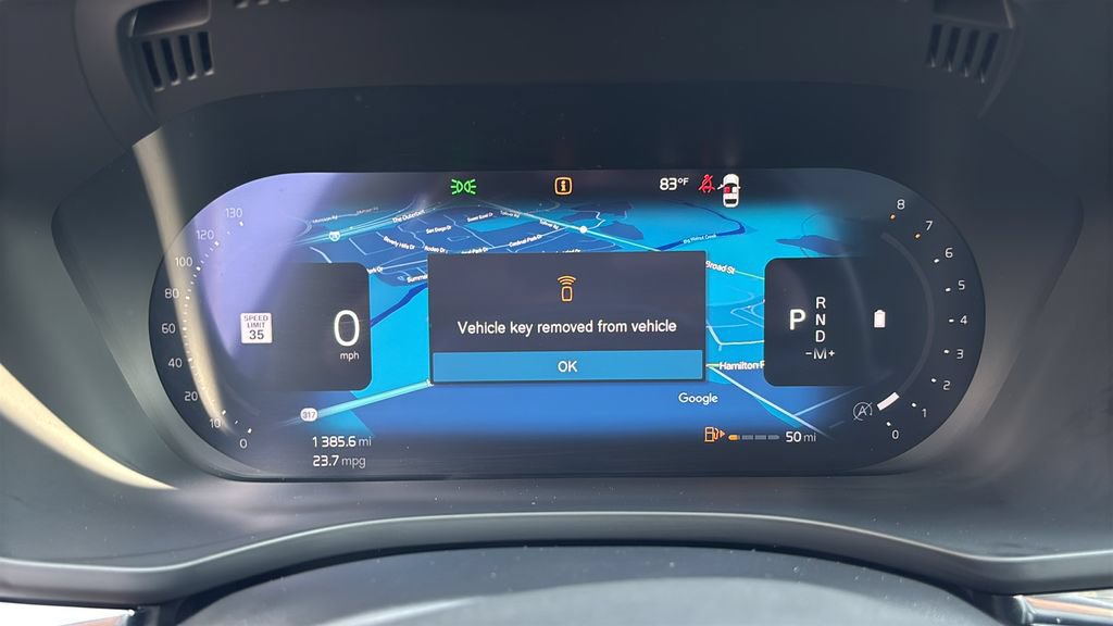 Certified 2025 Volvo XC60 B5 Plus AWD/4WD image 15