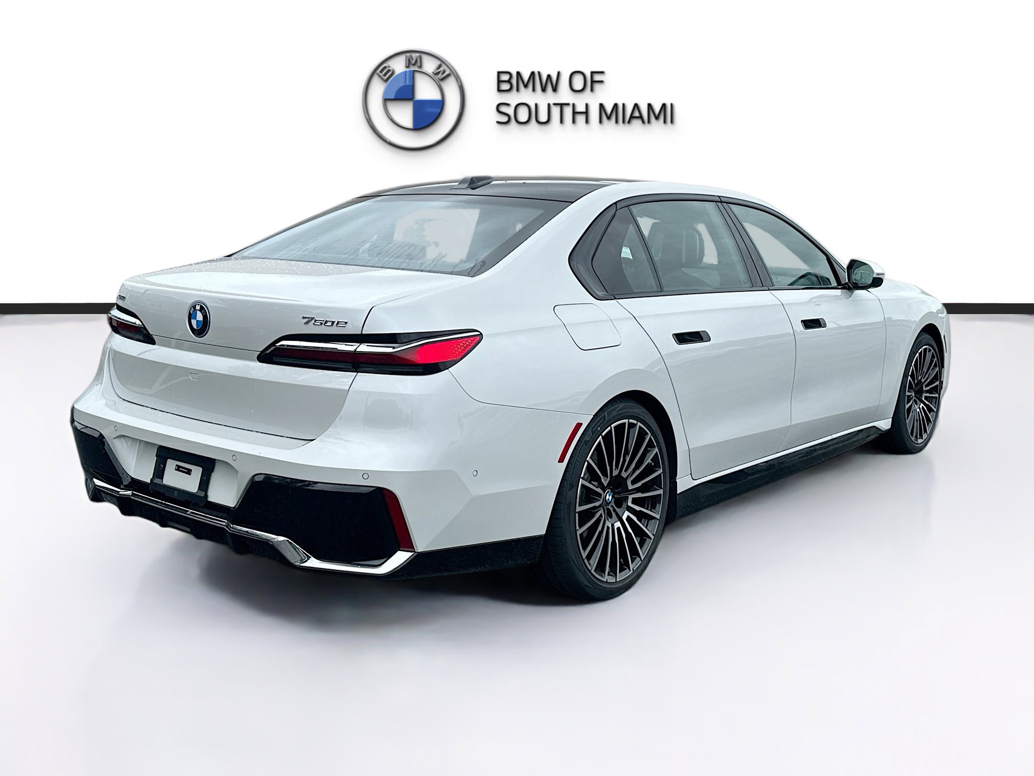 New 2026 BMW 750e xDrive w/ Premium Package AWD/4WD image 6
