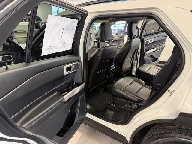 Used 2022 Ford Explorer XLT w/ Equipment Group 202A AWD/4WD image 19