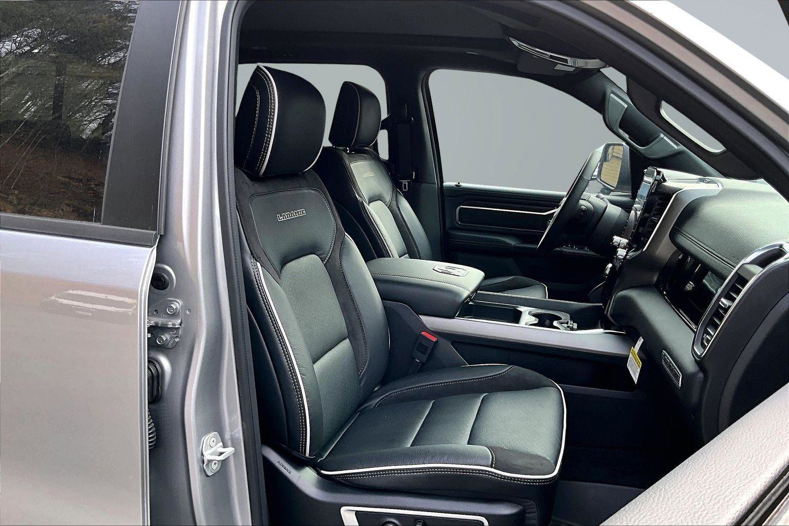 New 2026 RAM 1500 Laramie AWD/4WD image 9