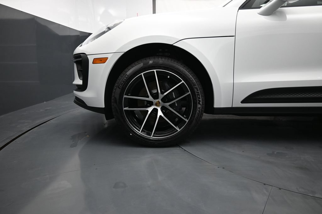 New 2026 Porsche Macan AWD/4WD image 6