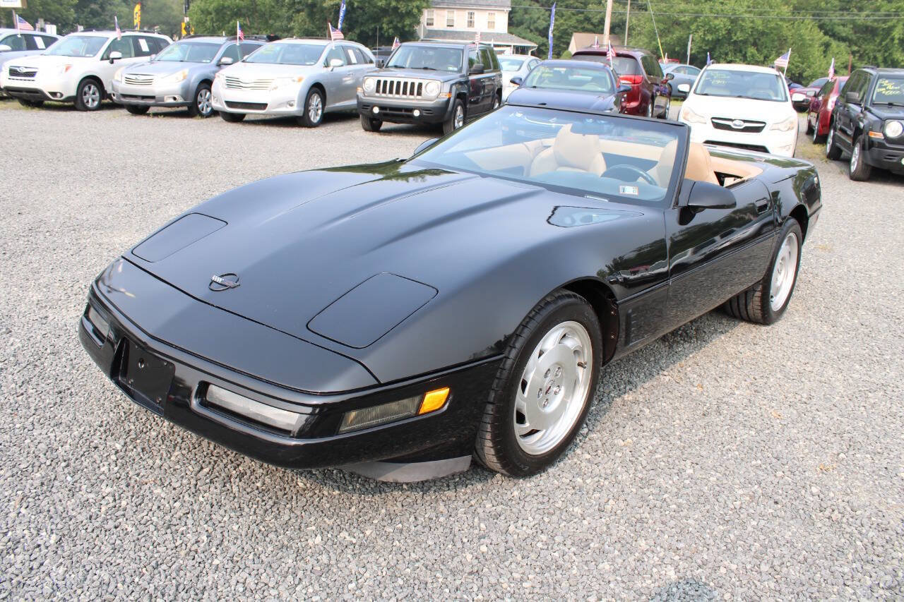 Used 1996 Chevrolet Corvette Convertible RWD image 2
