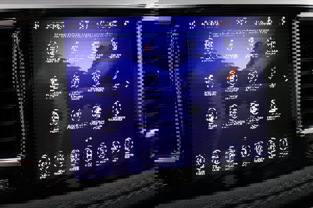 Used 2019 Chrysler Pacifica Limited image 55