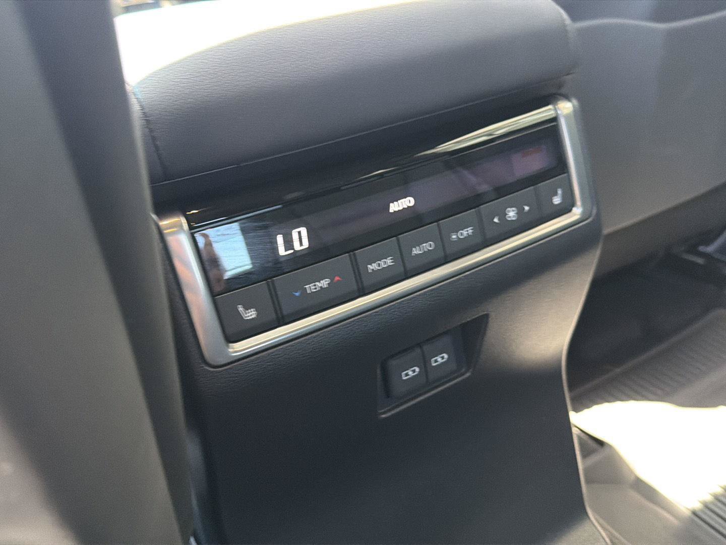 Certified 2025 Lexus GX 550 w/ Cold Area Package AWD/4WD image 12