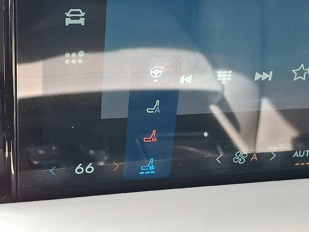 Used 2025 Lincoln Aviator AWD image 28