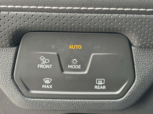 Used 2025 Volkswagen Atlas Cross Sport SEL Premium R-Line AWD/4WD image 18