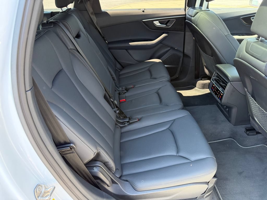 New 2026 Audi Q7 3.0T Premium Plus AWD/4WD image 11