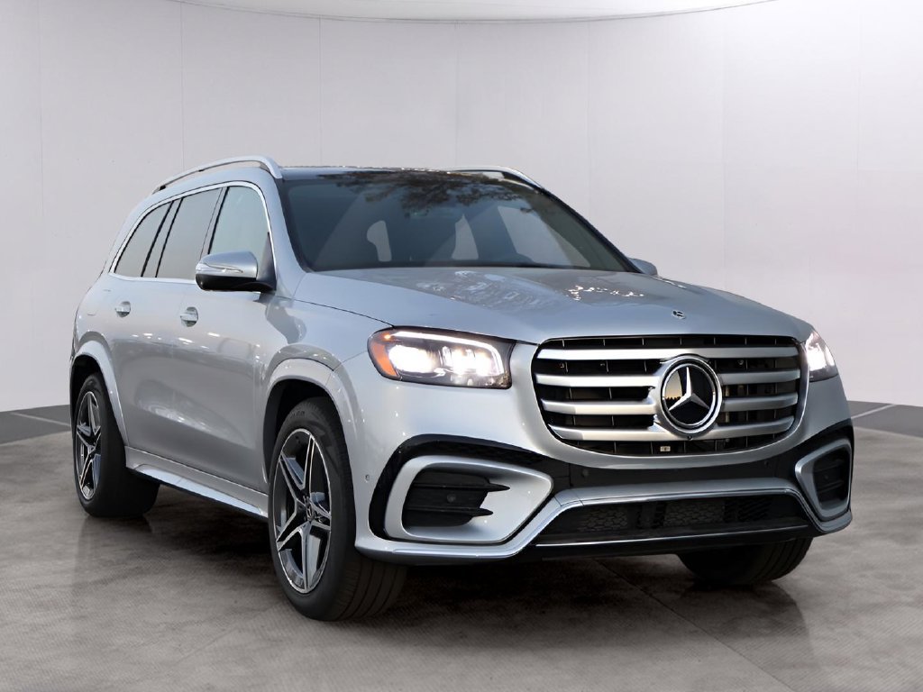 Used 2025 Mercedes-Benz GLS 450 4MATIC image 3
