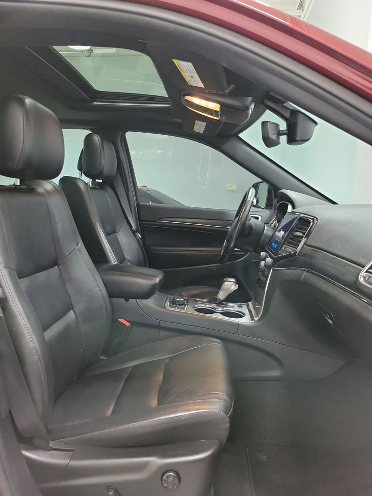 Used 2022 Jeep Grand Cherokee Limited image 24